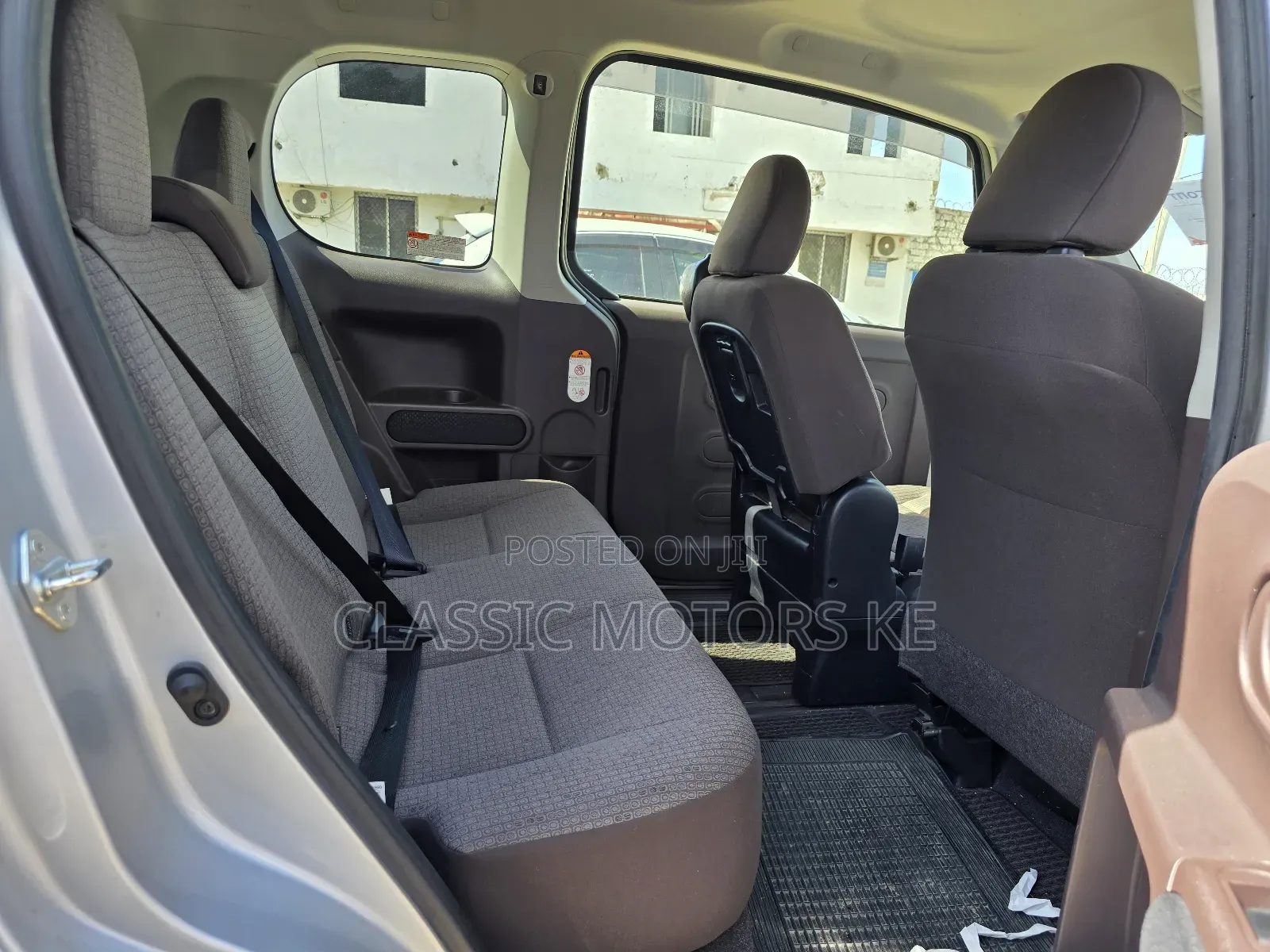 Toyota Spade 1.5 2018 Silver