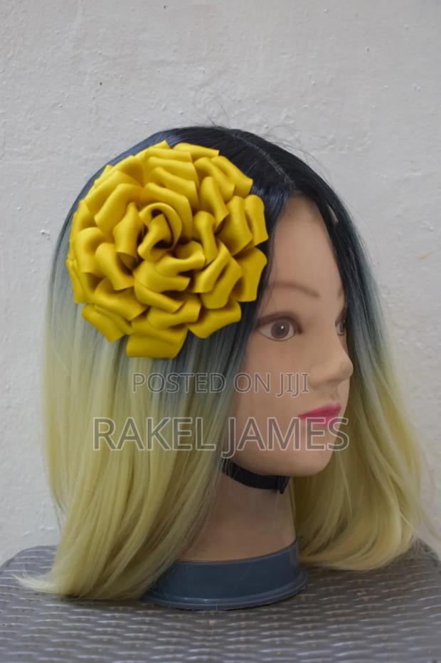 Ladies Emarld Brooch Flower - thumbnail 2