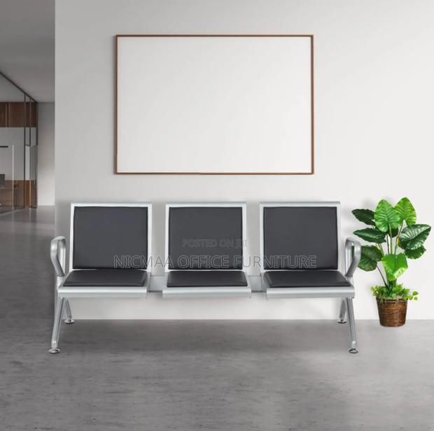 3 Link Padded Waiting Bench