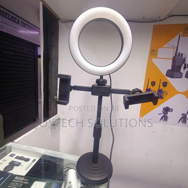 Table Stand Phone Holders With a Ring - main view