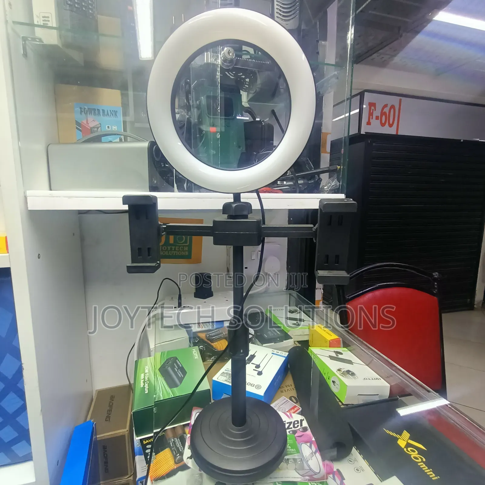 Table Stand Phone Holders With a Ring