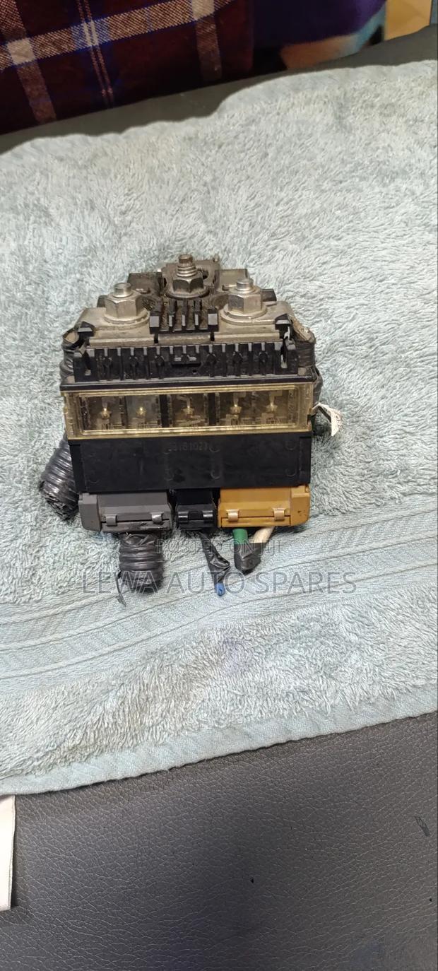 Battery Terminal With Fuse - thumbnail 2