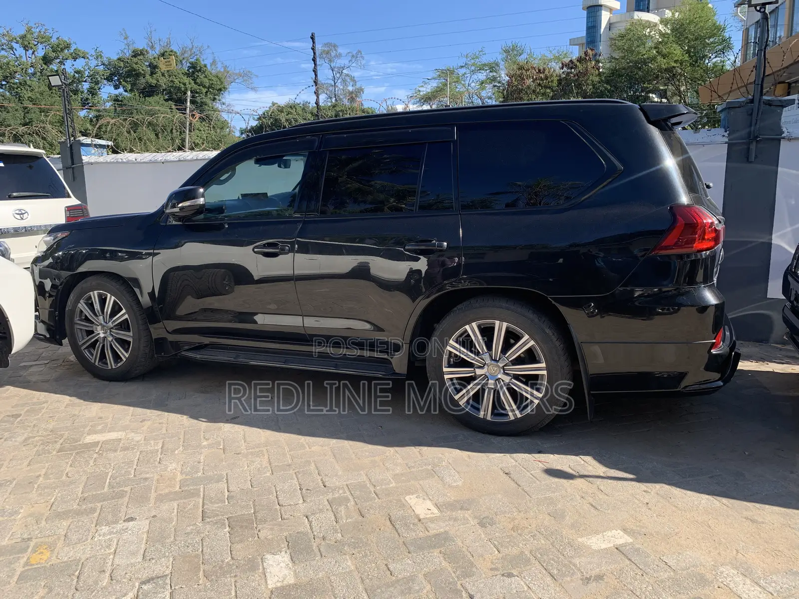 Lexus LX 570 (5 seats) AWD 2016 Matt Black