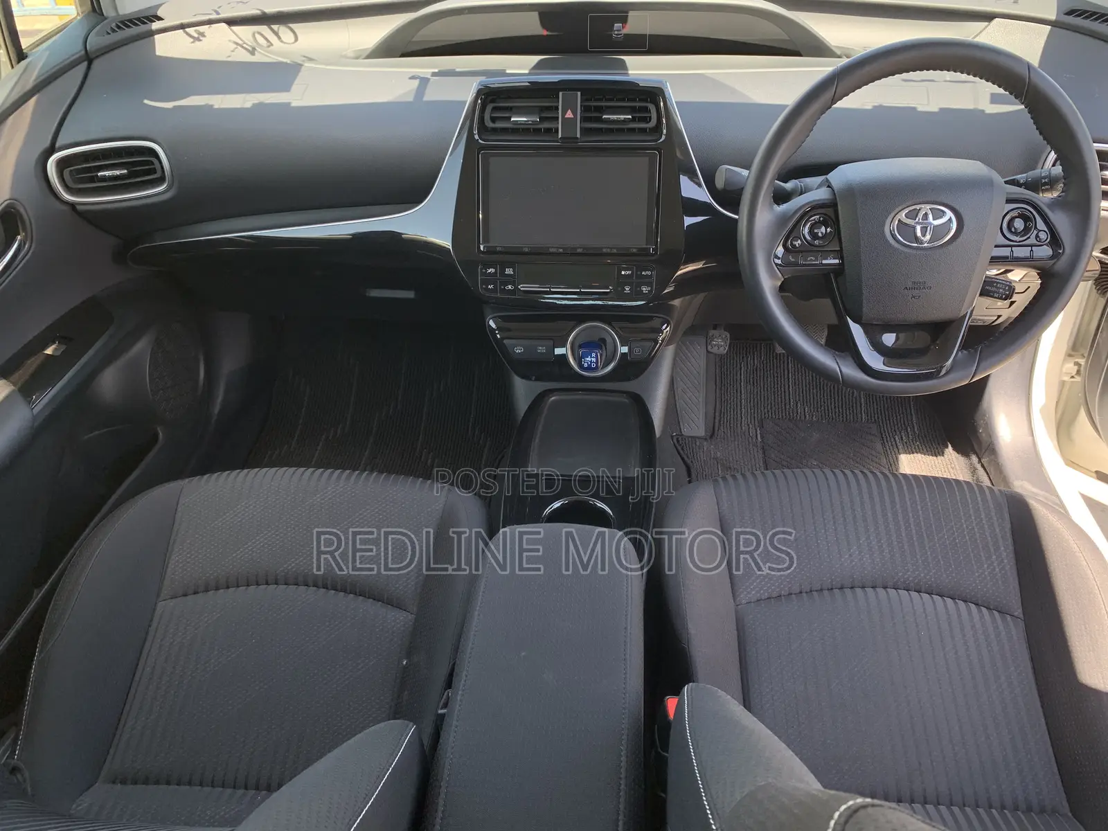 Toyota Prius One 2018 Pearl