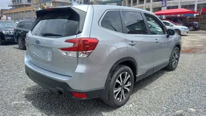 Subaru Forester 2018 Silver