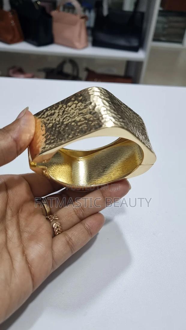 Symmetrical Bangle for Women - thumbnail 4