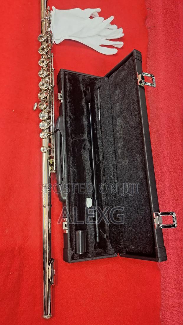 Yamaha Concert Flute - thumbnail 2