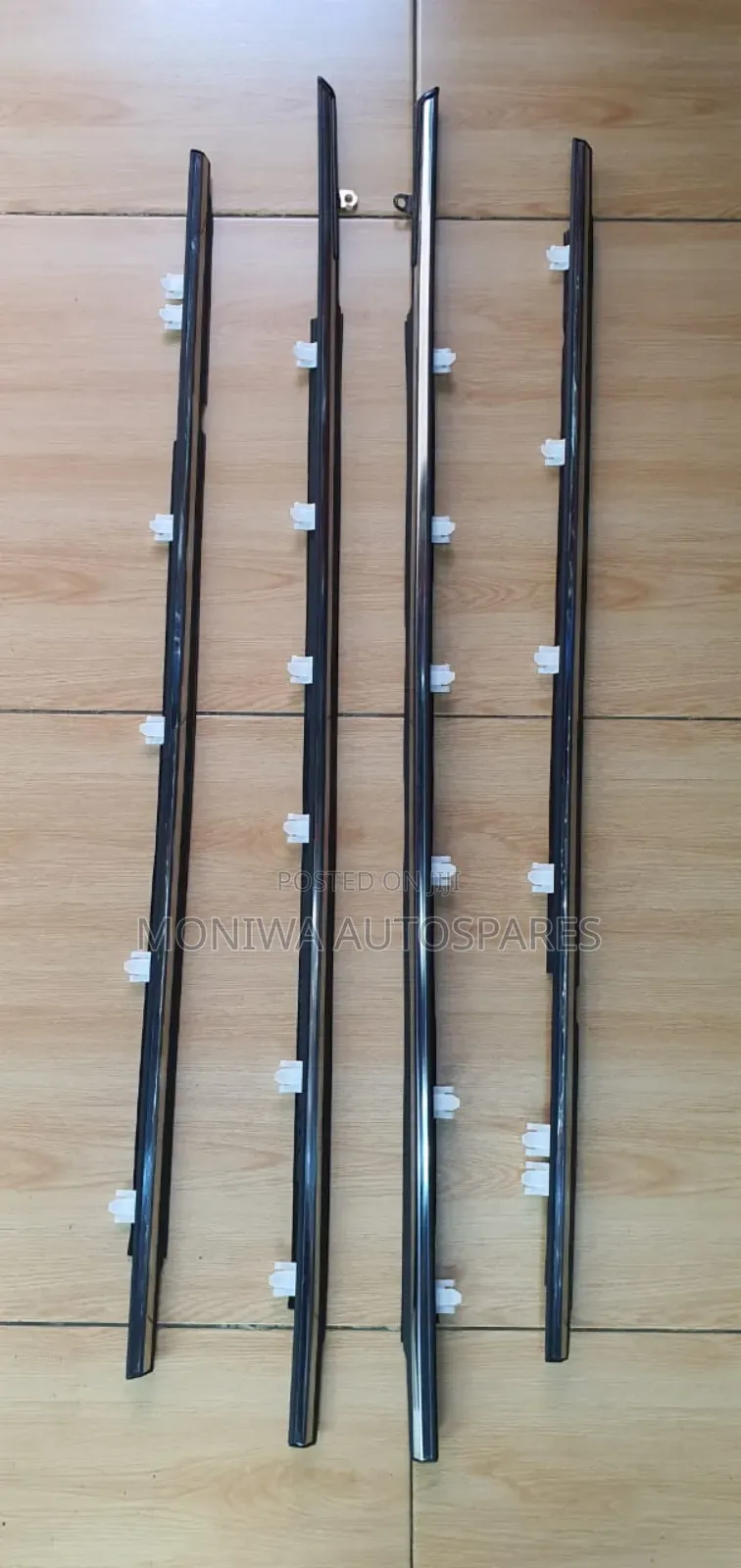 Weather Strip Corolla 100 Chrome