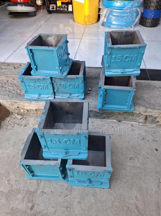 15cm3 Cast Iron Concrete Testing Cube Moulds. - main view