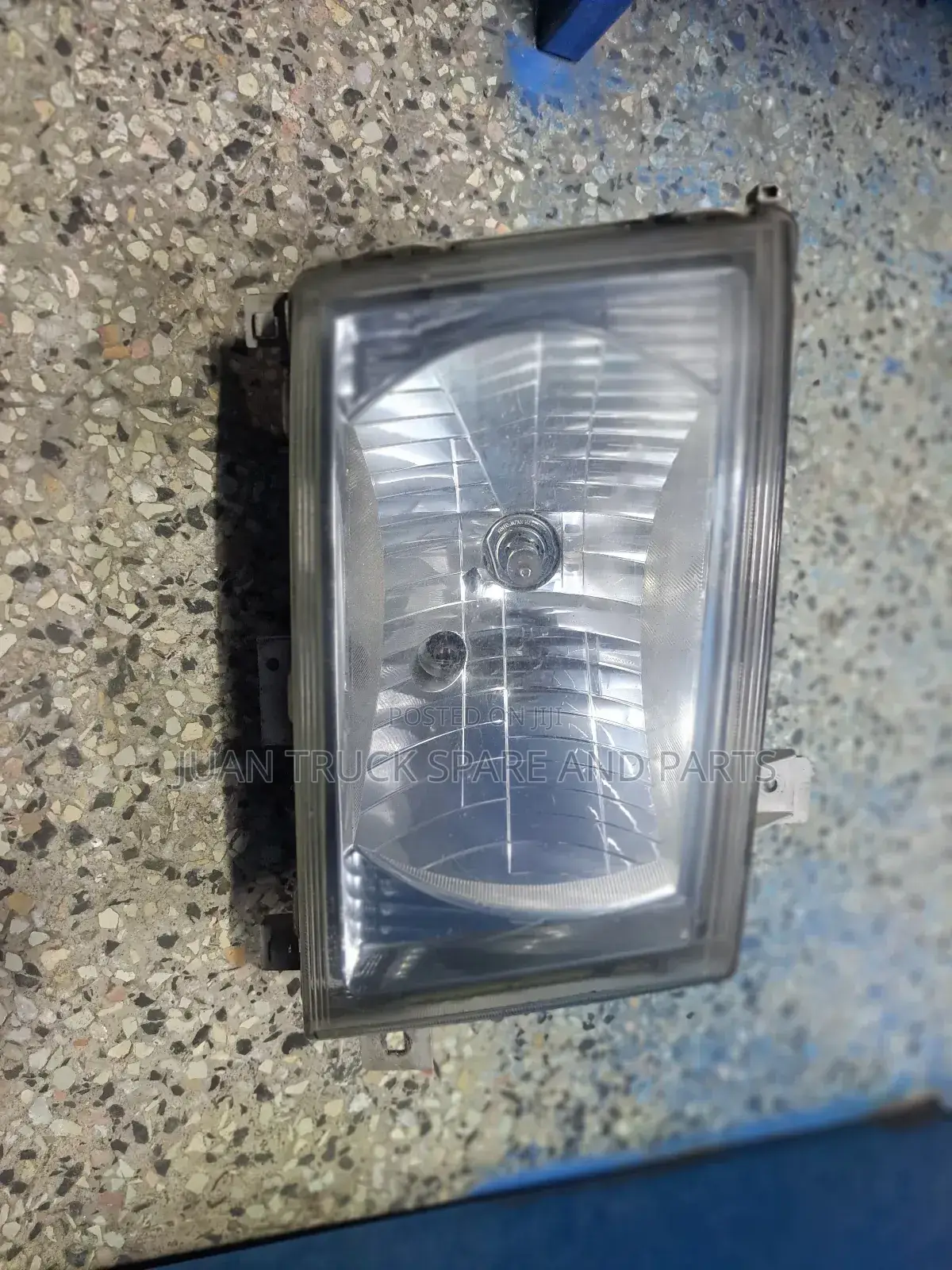 Canter 4p10 Headlight