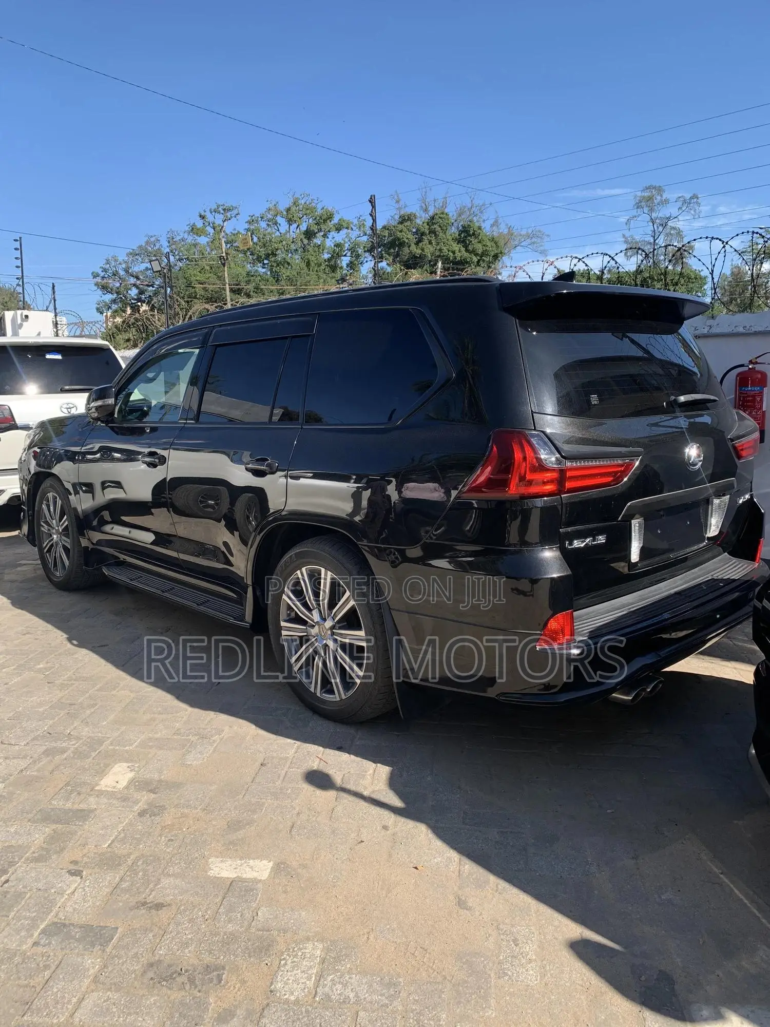 Lexus LX 570 (5 seats) AWD 2016 Matt Black