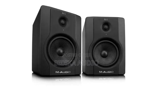 M-Audio Bx8 D2 8-Inch Active 2-Way Studio Monitor Speakers