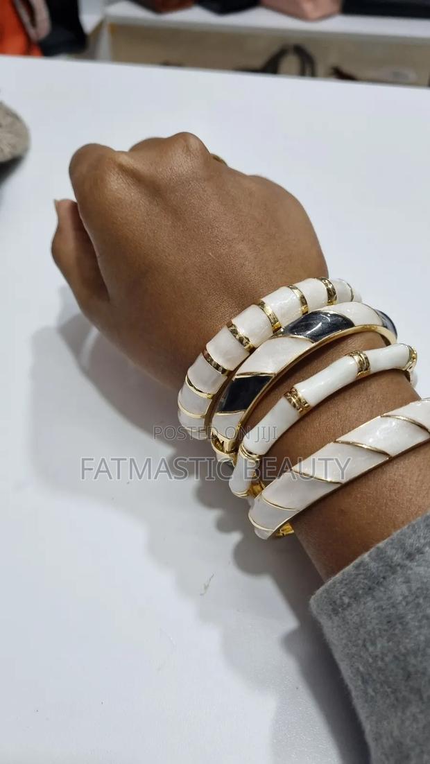 Unique Bangle Each - thumbnail 2