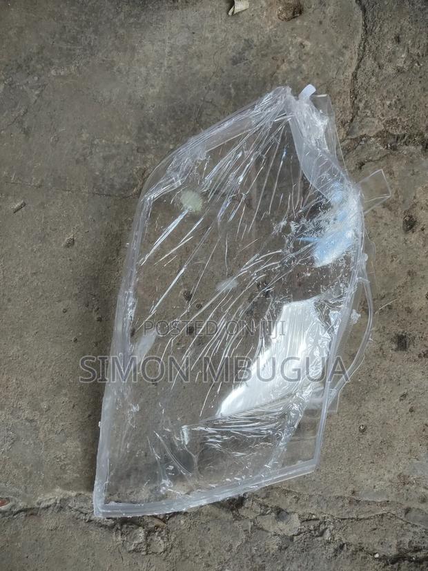 Toyota Noah 2012 Headlight Lens - thumbnail 2