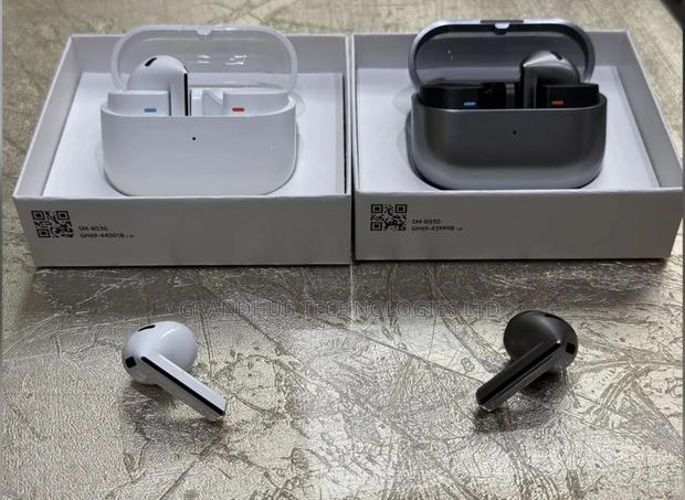 Samsung Galaxy Buds 3 Pro - main view
