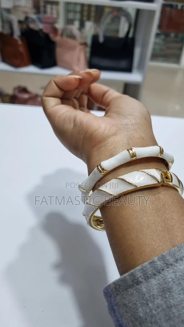 White Elegant Bangle - thumbnail 2