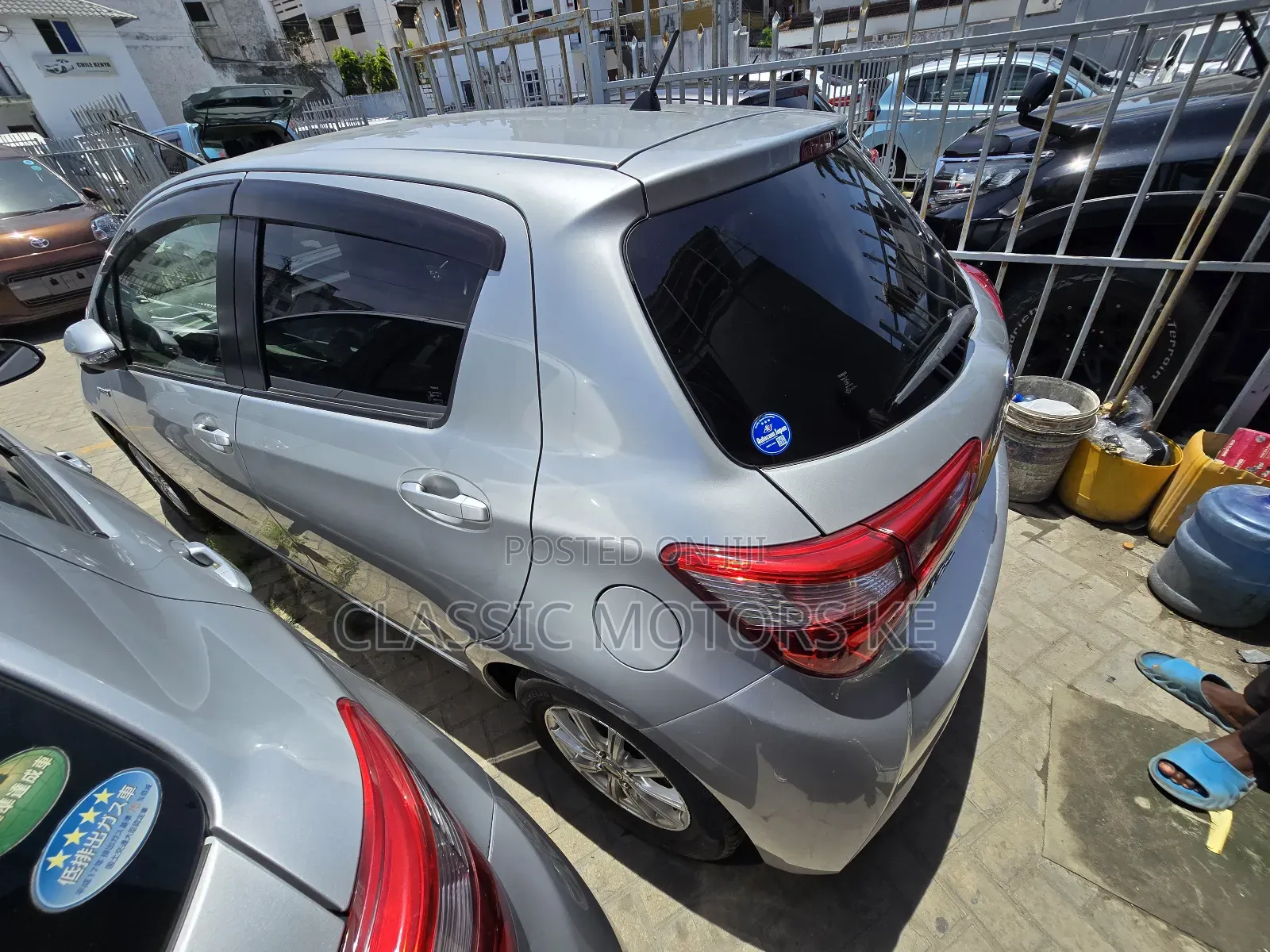 Toyota Vitz 1.5 FWD Hybrid 5dr 2018 Silver