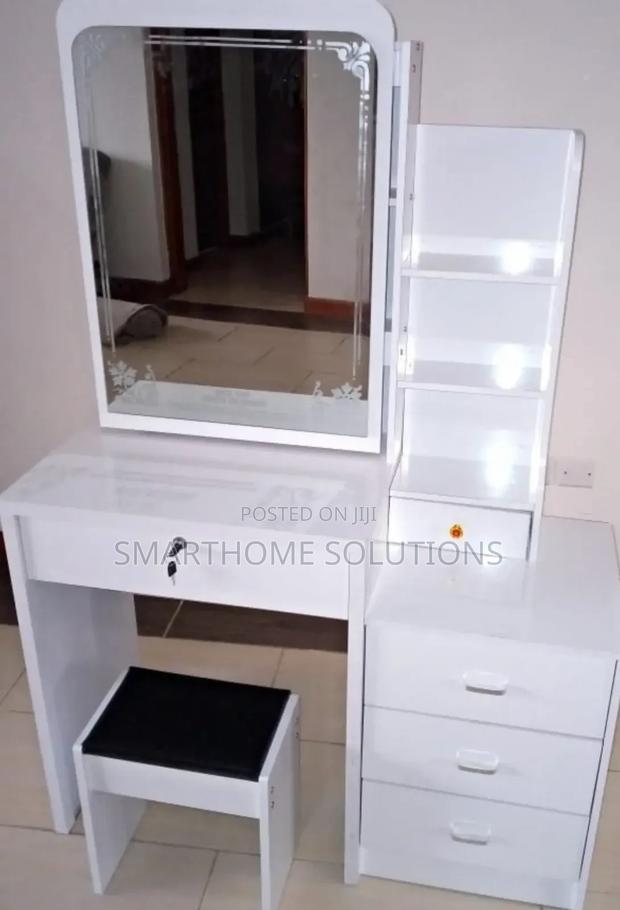 Dressing Table With Sliding Mirror - main view