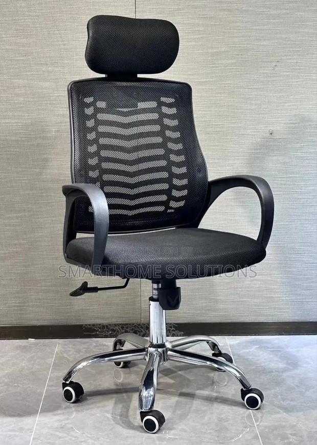 Chair With Headrest