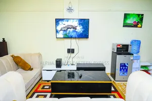 Tranquil Studio Escape Kamakis–Minutes From Eastern Bypass