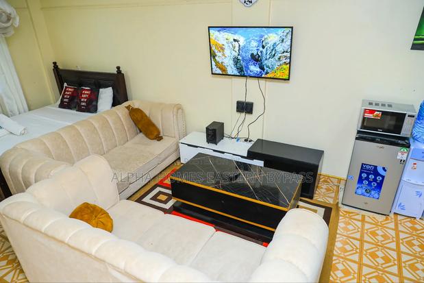 Tranquil Studio Escape Kamakis–Minutes From Eastern Bypass - thumbnail 4