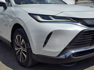 Toyota Harrier 2023 White