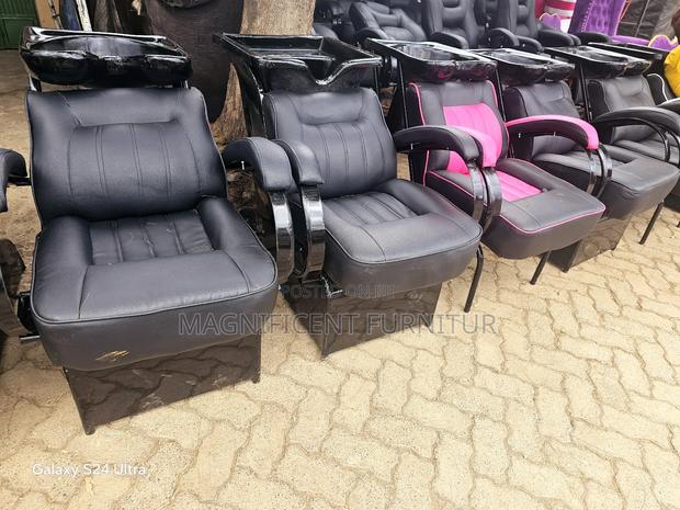 Kinyozi Sinks - main view