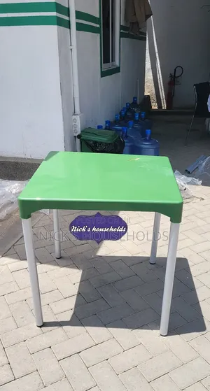 4 Seater Plastic Table With Metallic Legs