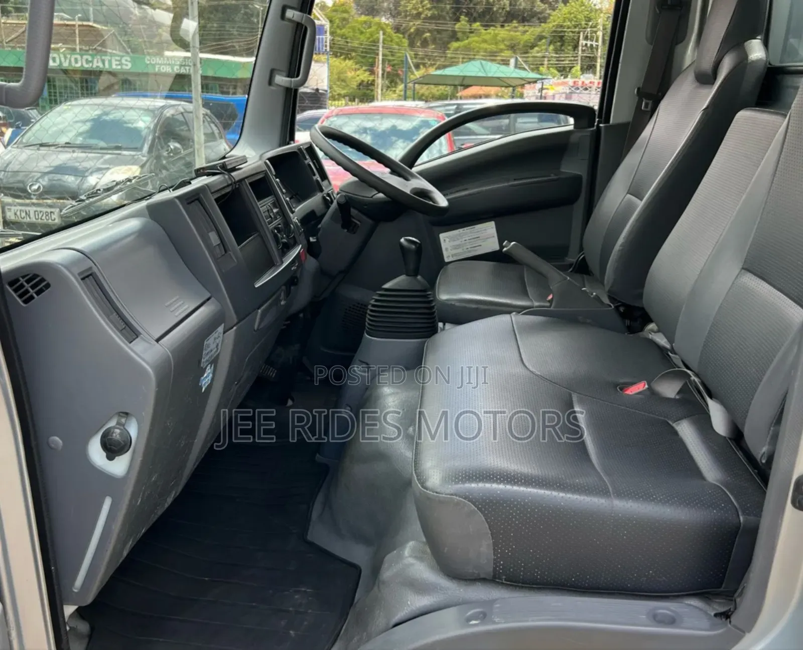 Isuzu Elf Truck 2019 Silver