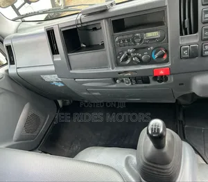 Isuzu Elf Truck 2019 Silver