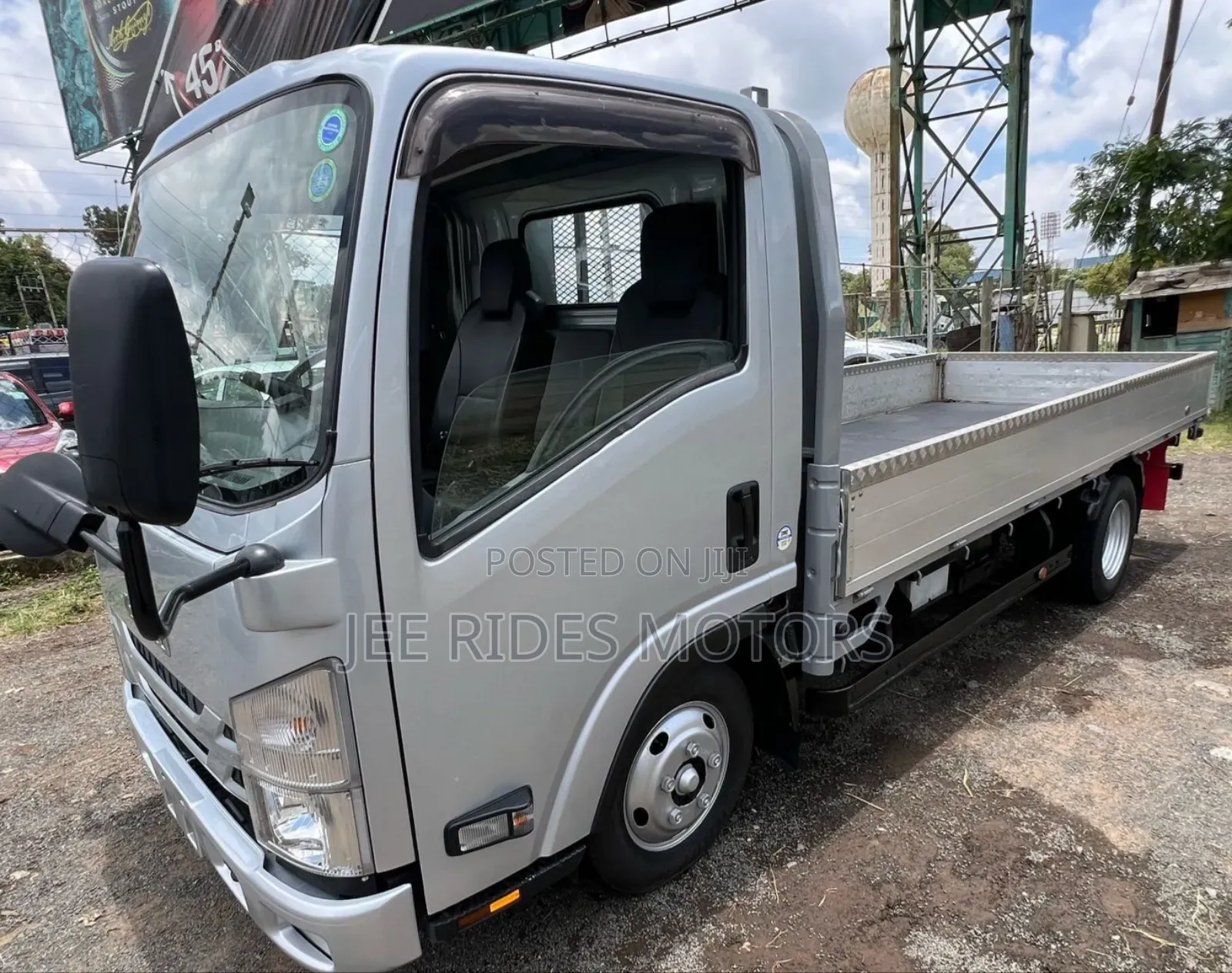 Isuzu Elf Truck 2019 Silver