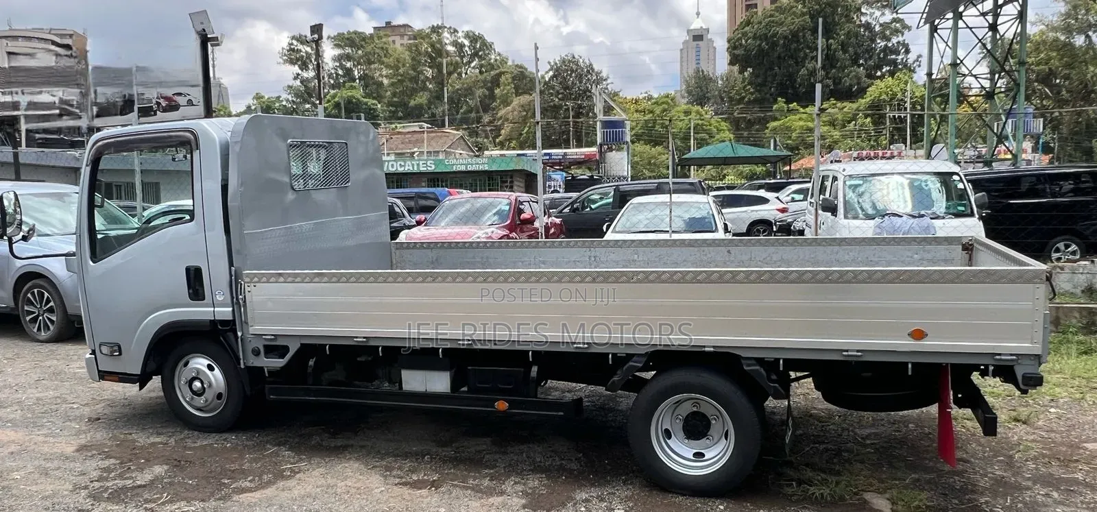 Isuzu Elf Truck 2019 Silver