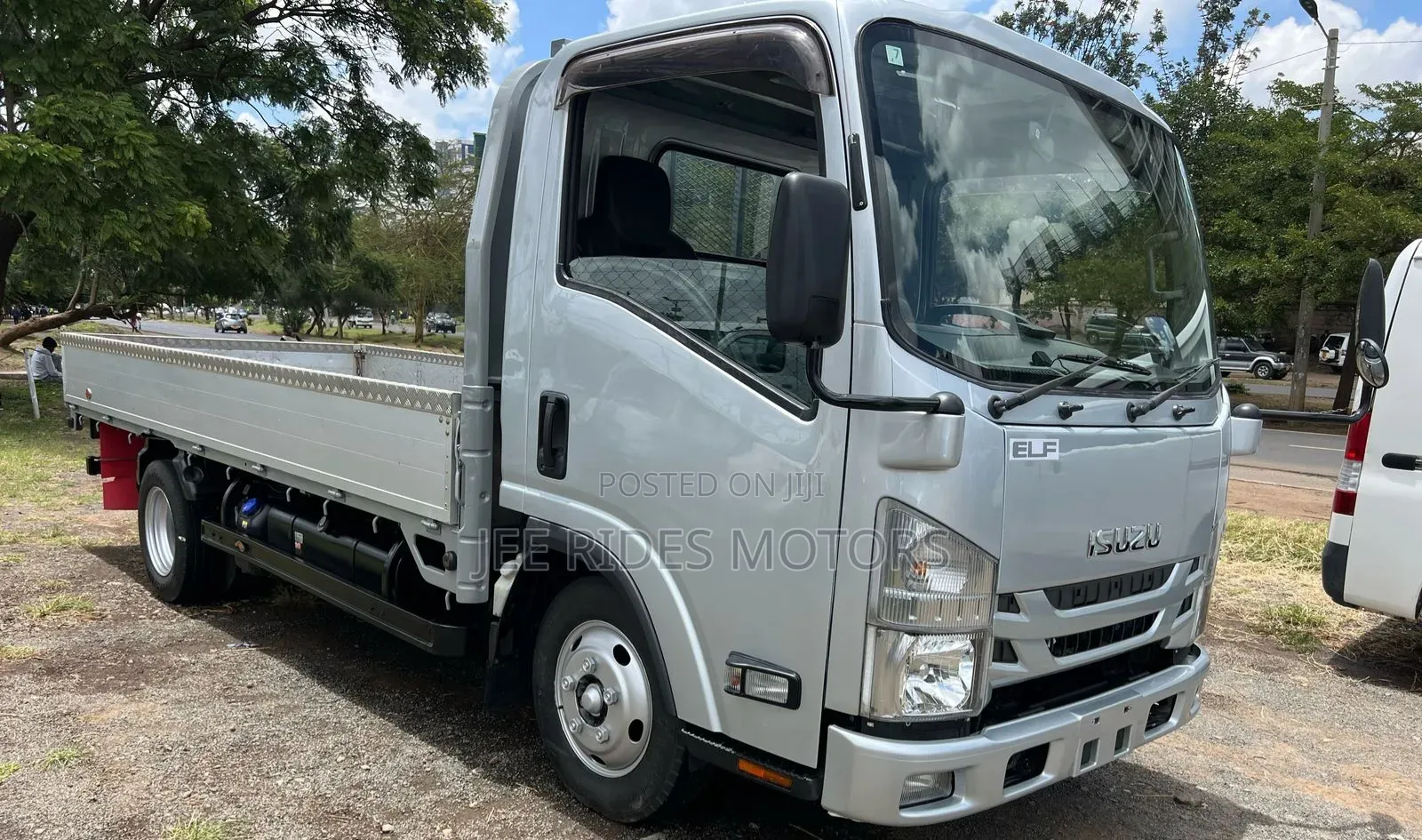 Isuzu Elf Truck 2019 Silver