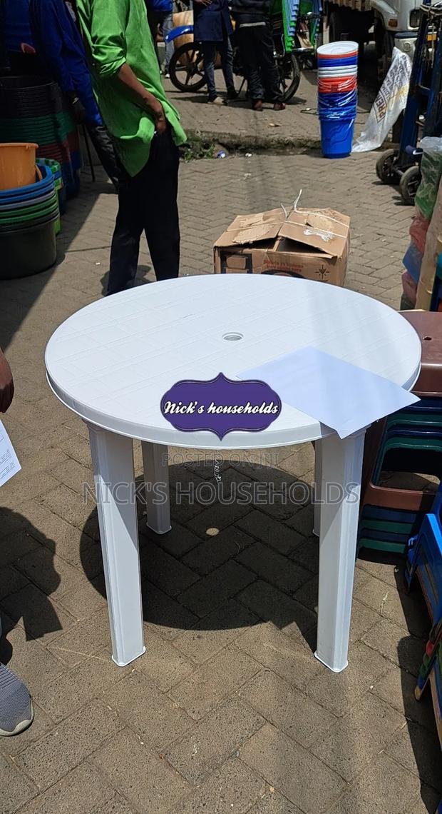 Plastic Table With an Umbrella Hole - main view