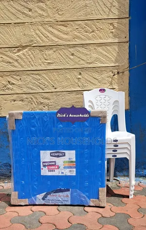 Armless Plastic Chairs With 2003 Plastic Table Set