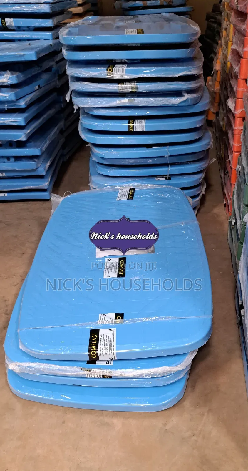 6 Seater Restaurant Plastic Table