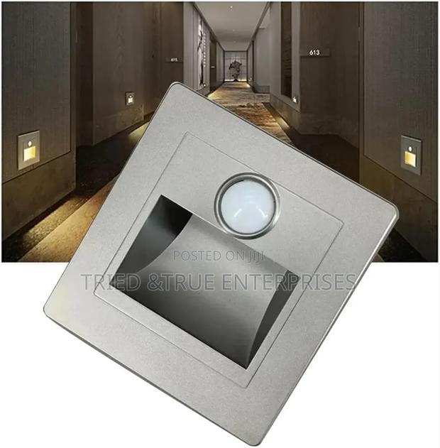 Gray Indoor Motion Sensor Staircase Lights Df4wk - main view