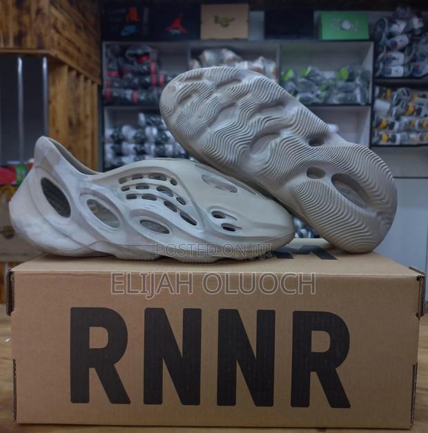 Yeezy Foam Runner (Original) - thumbnail 6