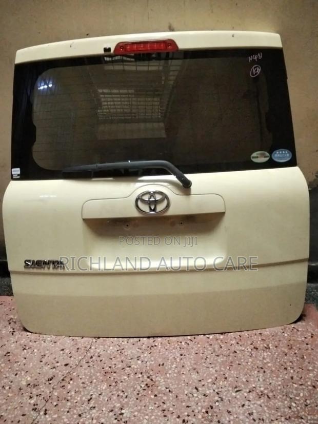 Toyota Sienta Boot - thumbnail 3