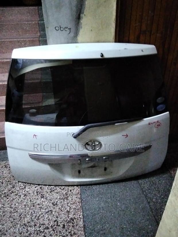 Toyota Isis Boot Anm15/Znm10 - thumbnail 3