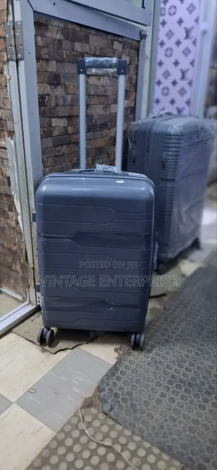 Single Unbreakable Suitcase
