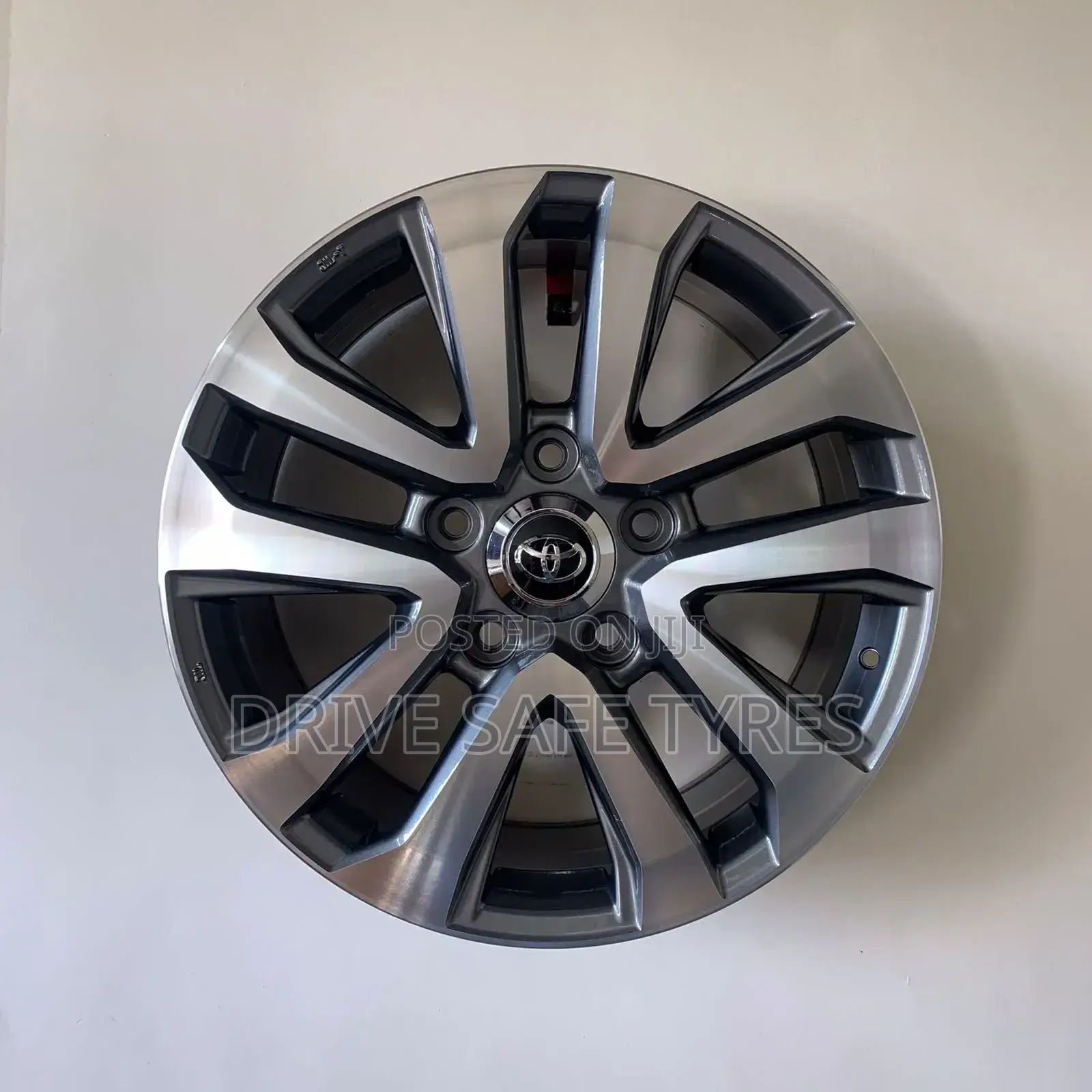 20 Inch Landcruiser V8 Rim
