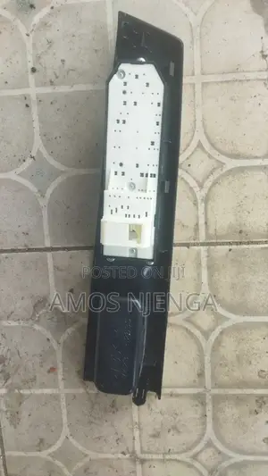 Toyota Vitz 2011 Power Window