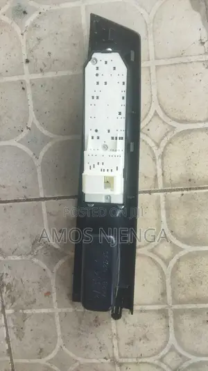 Toyota Vitz 2011 Power Window