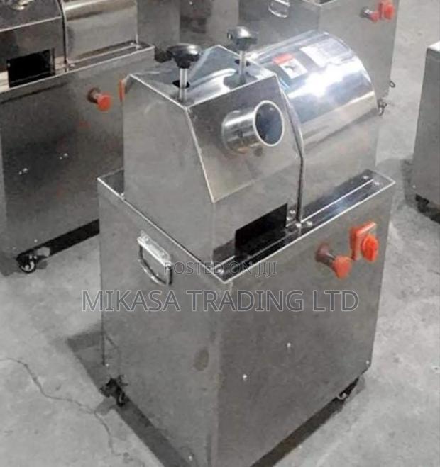 Sugarcane Juicer Machine
- Electric and Battery Operated - main view