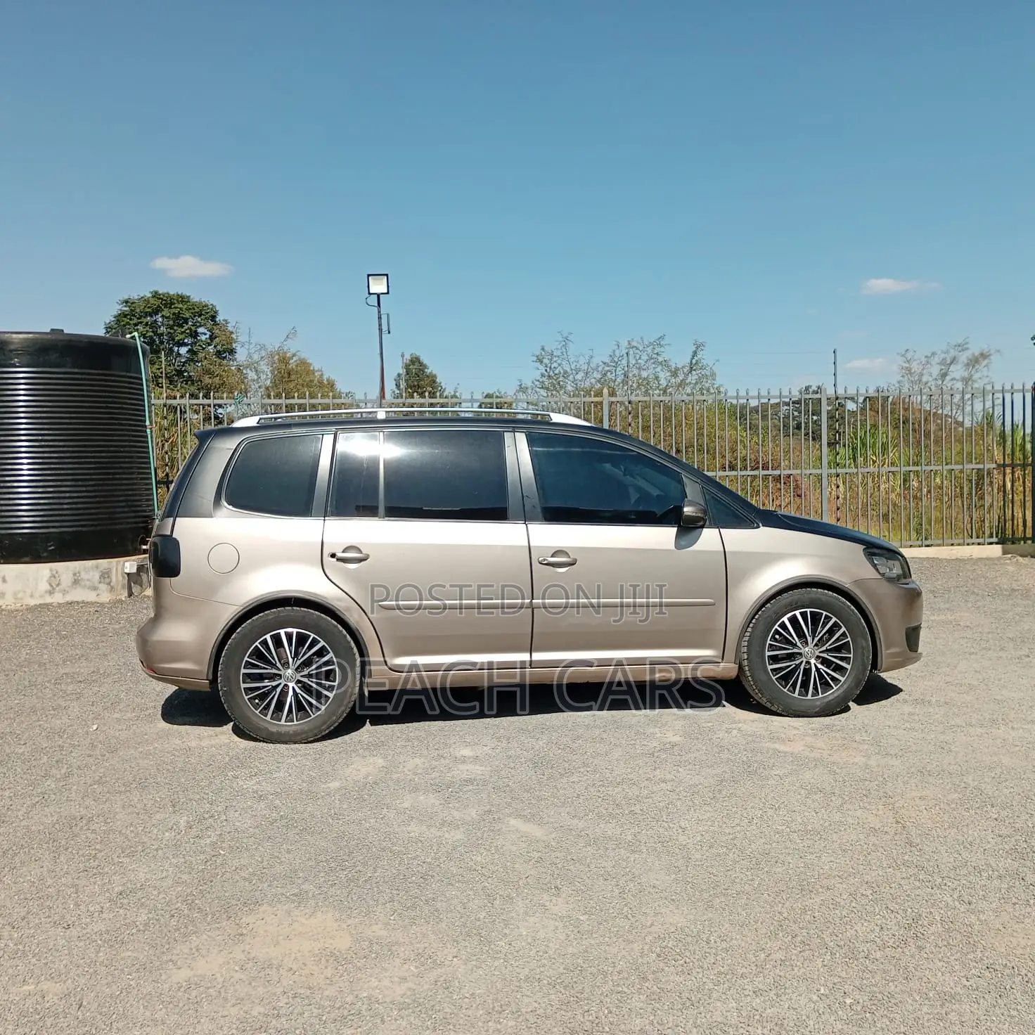 Volkswagen Touran 2014 Gold