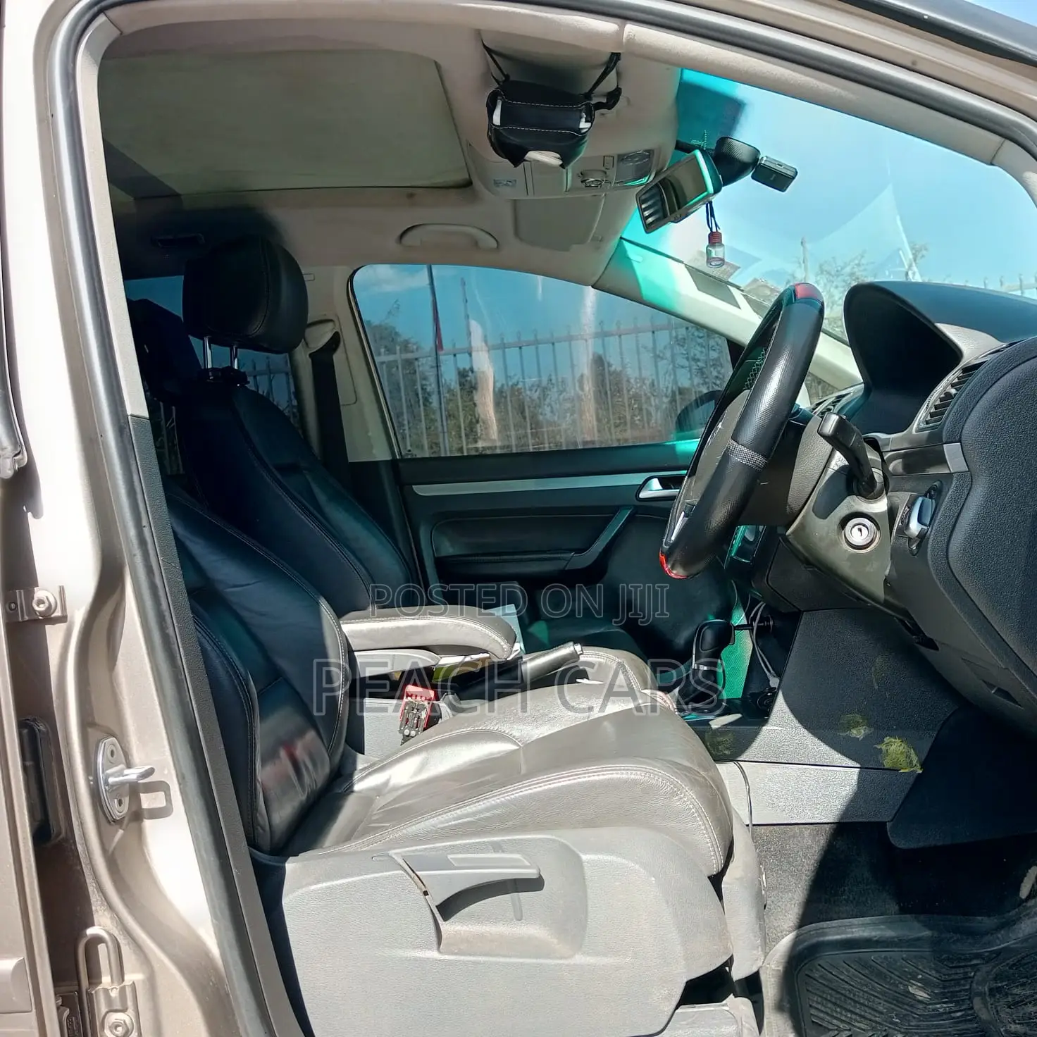 Volkswagen Touran 2014 Gold