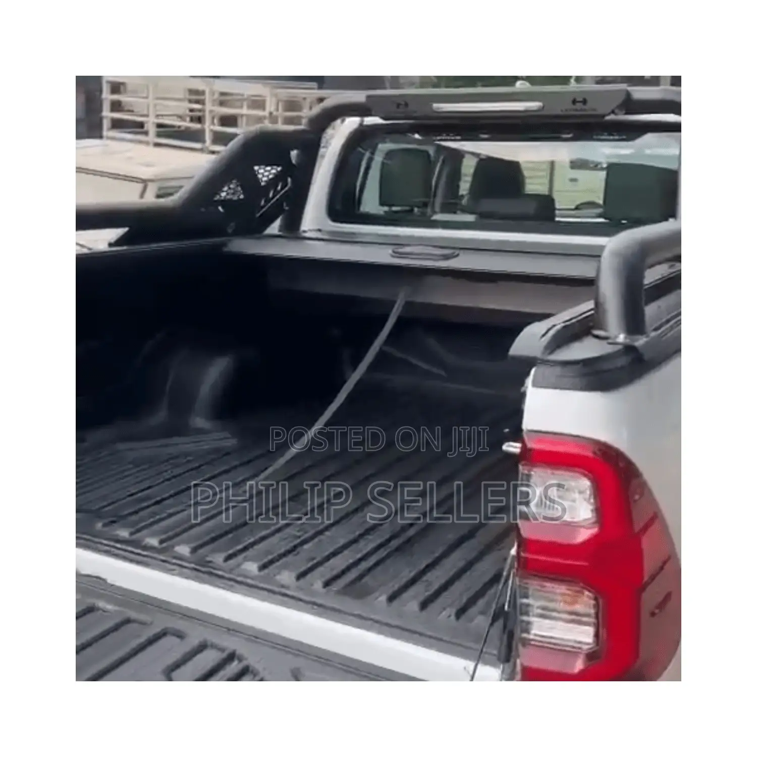 Manual Roller Shutter for Toyota Hilux