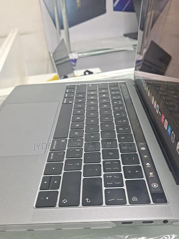 Laptop Apple MacBook Pro 2018 16GB Intel Core I7 SSD 256GB - thumbnail 3