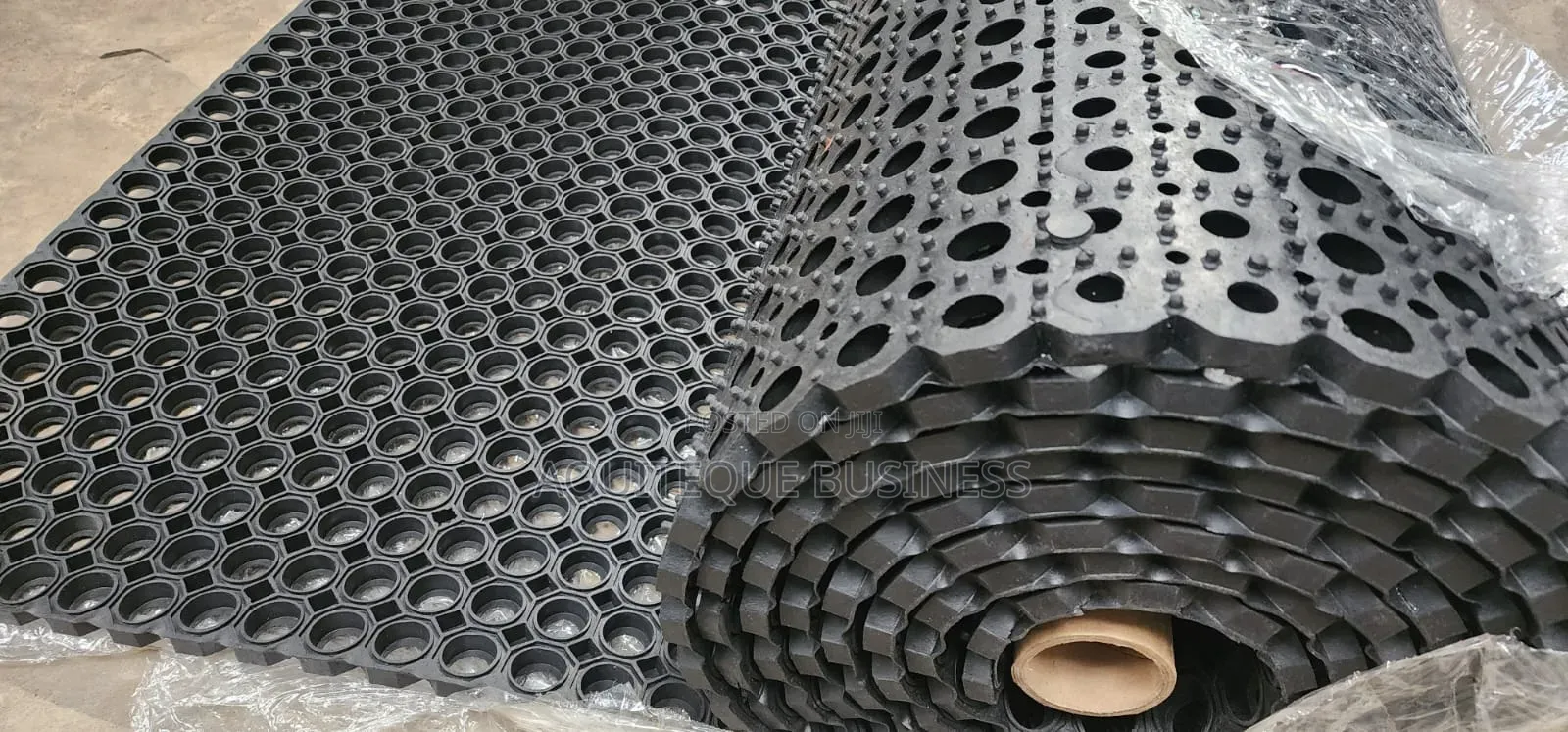 Hollow Rubber Mat. 1mx 7.5m, 25mm